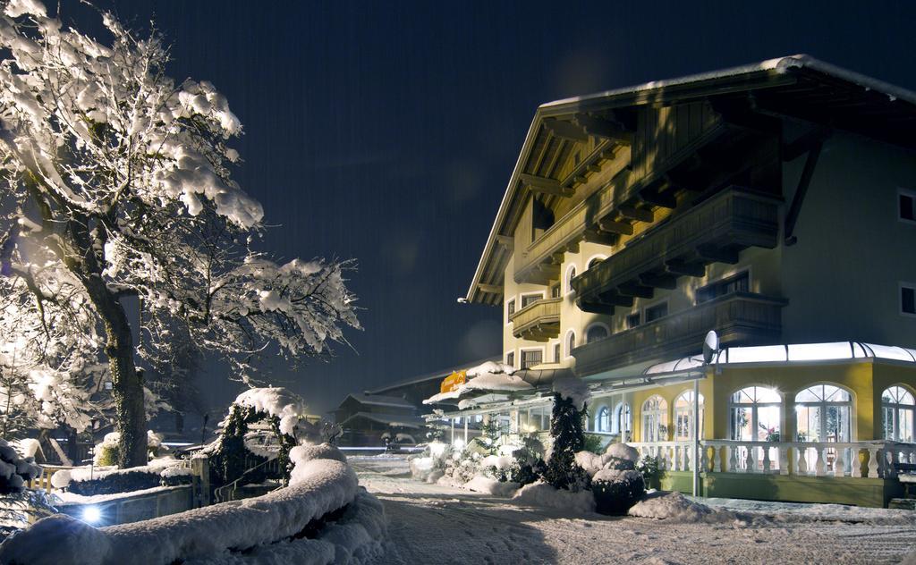 Hotel Derneuwirt Hippach Exteriér fotografie